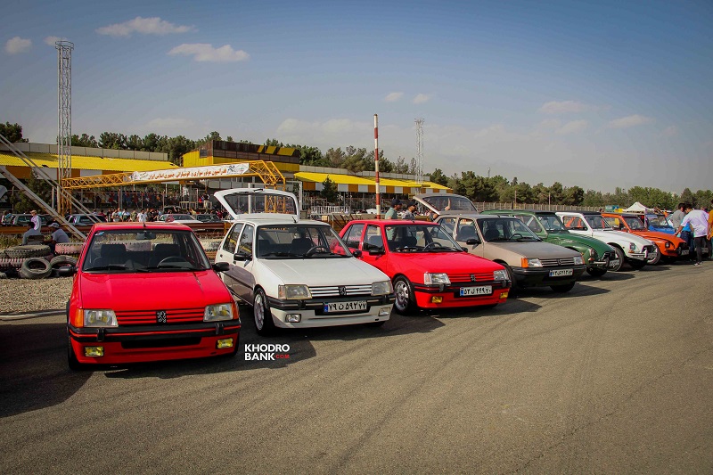 بزرگترین همایش فراگیر خودروهای کلاسیک در پیست آزادی تهران برگزار شد + عکس