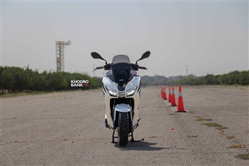 فیلم تست و بررسی موتورسیکلت SXR160 جدیدترین اسکوتر آپریلیا در بازار ایران - 3
