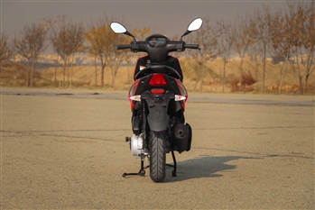 فیلم تست و بررسی موتورسیکلت آپریلیا SR160، اسکوتر جدید بازار - 30
