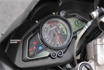 بررسی فنی و تجربه رانندگی با موتورسیکلت پالس RS200 - 10