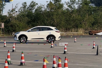 ملاقات با KMC SR6 در پیست آزمایشی جک؛ تجربه رانندگی با کراس‌اوور کرمان‌موتور + فیلم و عکس - 8