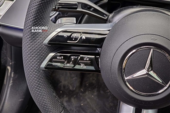 بازگشت پادشاه کلاس E به ایران؛ بررسی کامل و ملاقات با مرسدس بنز E300 مدل ۲۰۲۶ + ویدیو و عکس - 32