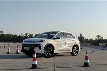 ملاقات با KMC SR6 در پیست آزمایشی جک؛ تجربه رانندگی با کراس‌اوور کرمان‌موتور + فیلم و عکس - 15