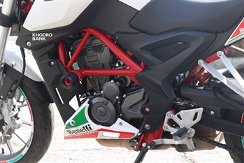 بررسی فنی و رانندگی با موتورسیکلت بنلی TNT25 - ایتالیایی با طعم چینی - 14
