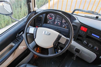 بررسی کامیون باری 18 تن باری دوو مدل Doosan با کاربری باری چوبی - 50