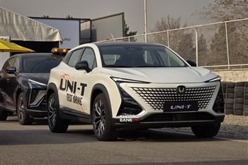 تجربه رانندگی چانگان UNI-T آرینا درایو؛ انقلابِ هندسی در جاده‌های ایران + عکس و فیلم - 4