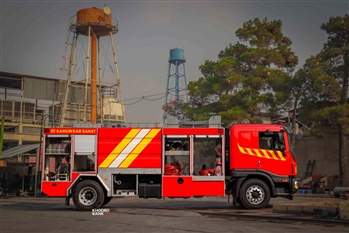 نگاهی به کامیون باری 18 تن باری دوو مدل Doosan با کاربری آتش نشانی + عکس - 4