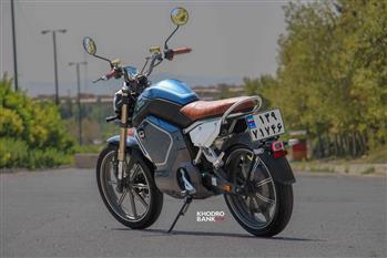 تست و بررسی موتورسیکلت برقی سوپر سوکو TC - روح مدرن در قالبی کلاسیک - 13