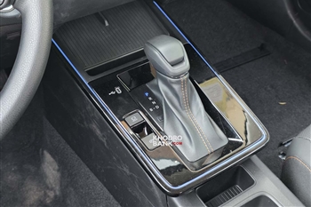 ورود تویوتا کرولا ۲۰۲۶ هیبریدی به ایران؛ بررسی سدان جدید گروه خودرویی تاو (یاسین موتور) + فیلم و عکس - 19