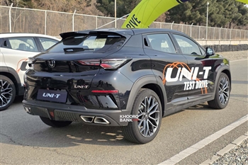 تجربه رانندگی چانگان UNI-T آرینا درایو؛ انقلابِ هندسی در جاده‌های ایران + عکس و فیلم - 2