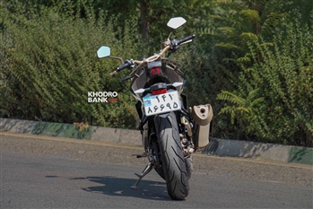تجربه رانندگی و بررسی فنی موتورسیکلت زونتس ZT250R – غریبه‌ای در شهر - 10