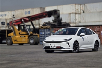 ورود تویوتا کرولا ۲۰۲۶ هیبریدی به ایران؛ بررسی سدان جدید گروه خودرویی تاو (یاسین موتور) + فیلم و عکس - 7