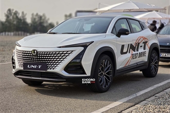 تجربه رانندگی چانگان UNI-T آرینا درایو؛ انقلابِ هندسی در جاده‌های ایران + عکس و فیلم - 12
