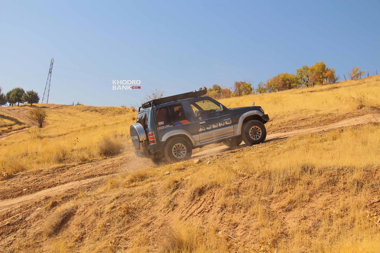 میتسوبیشی پاجرو دو در