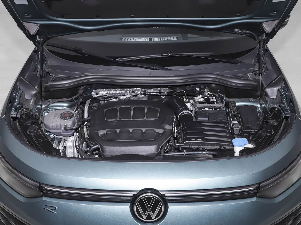 عکس موتور فولکس واگن تایرون L