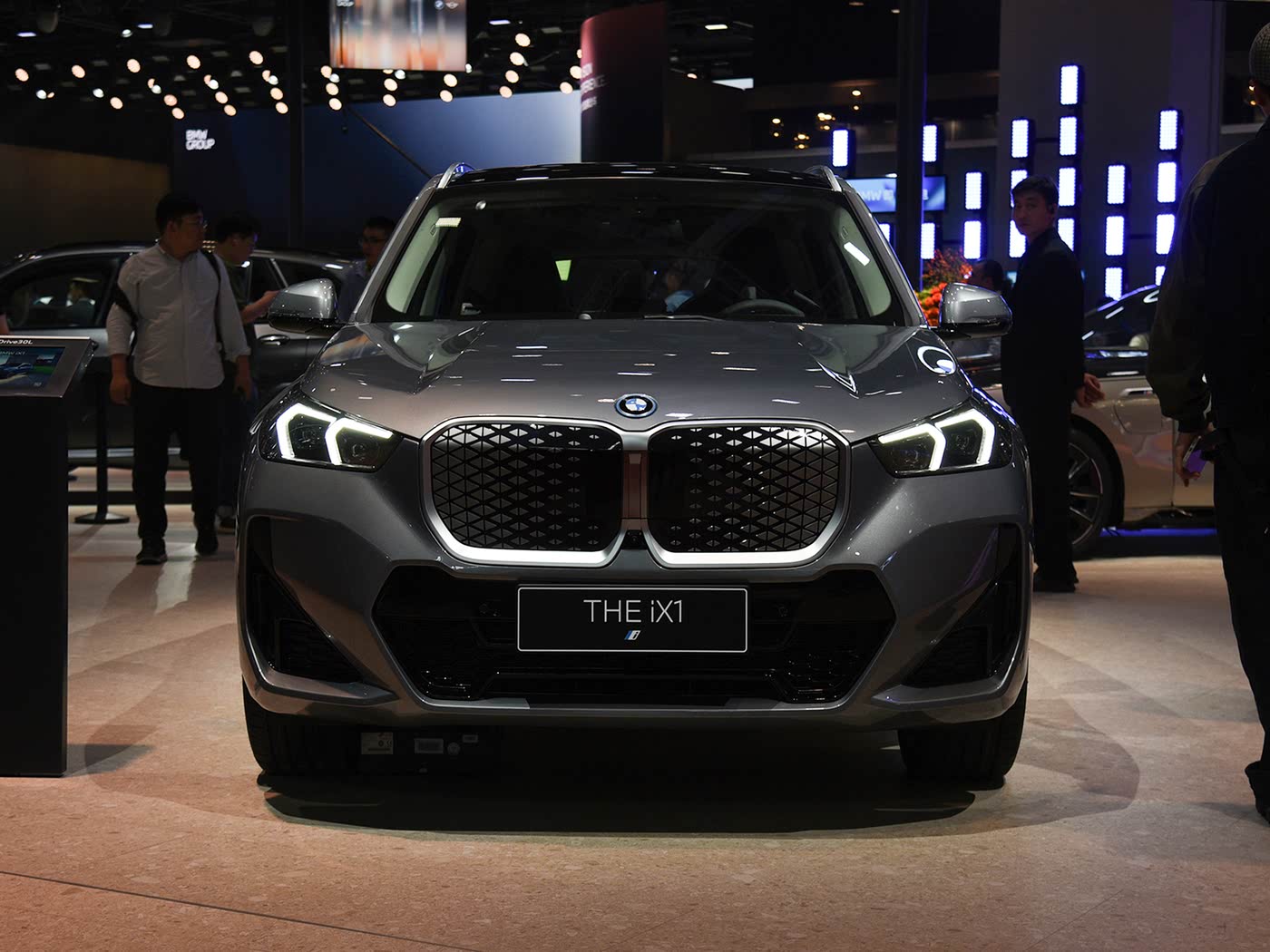 بی ام و iX1 xDrive 30L