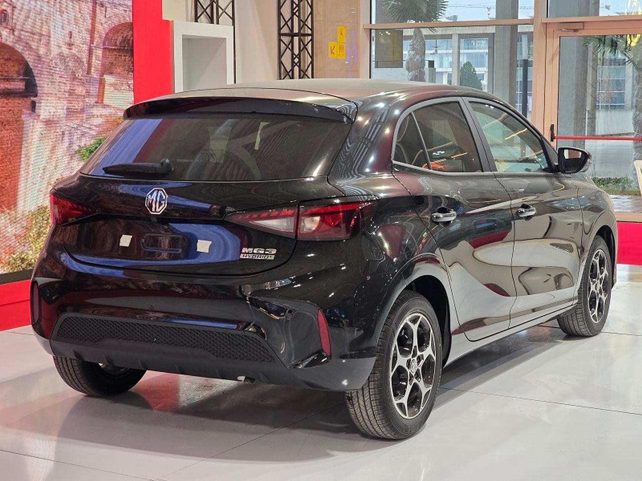 ام جی 3 هیبرید