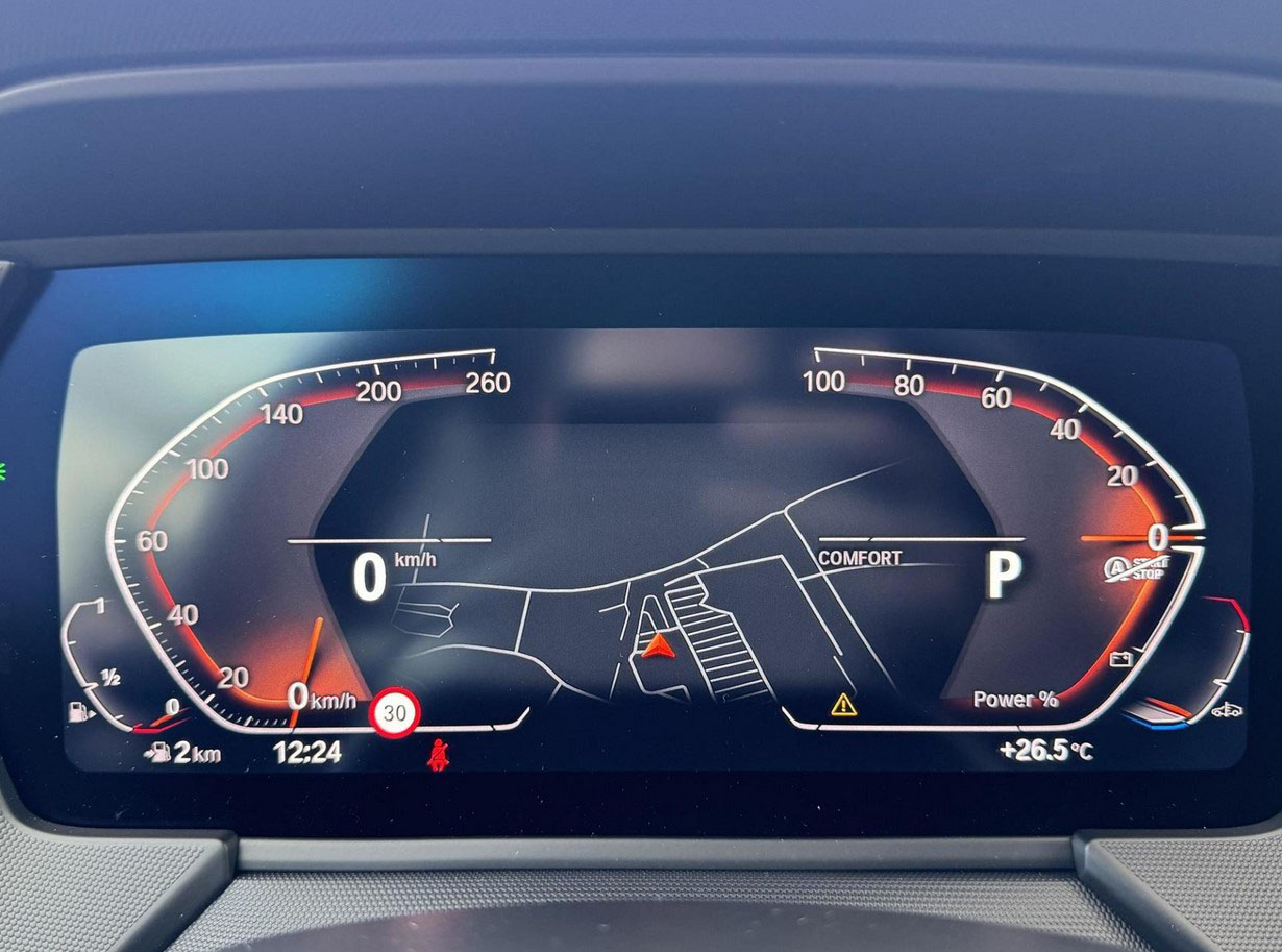 بی ام و 225L Night Edition