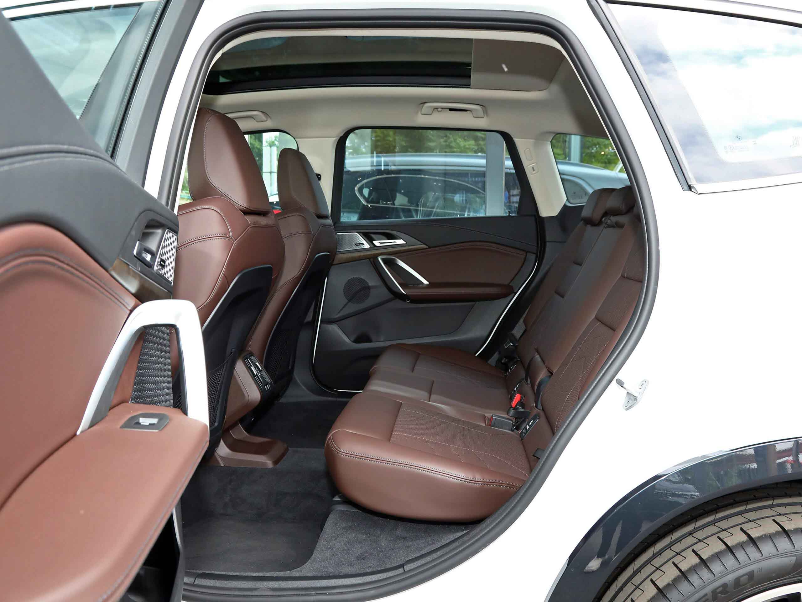 بی ام و X1 25Li M sport