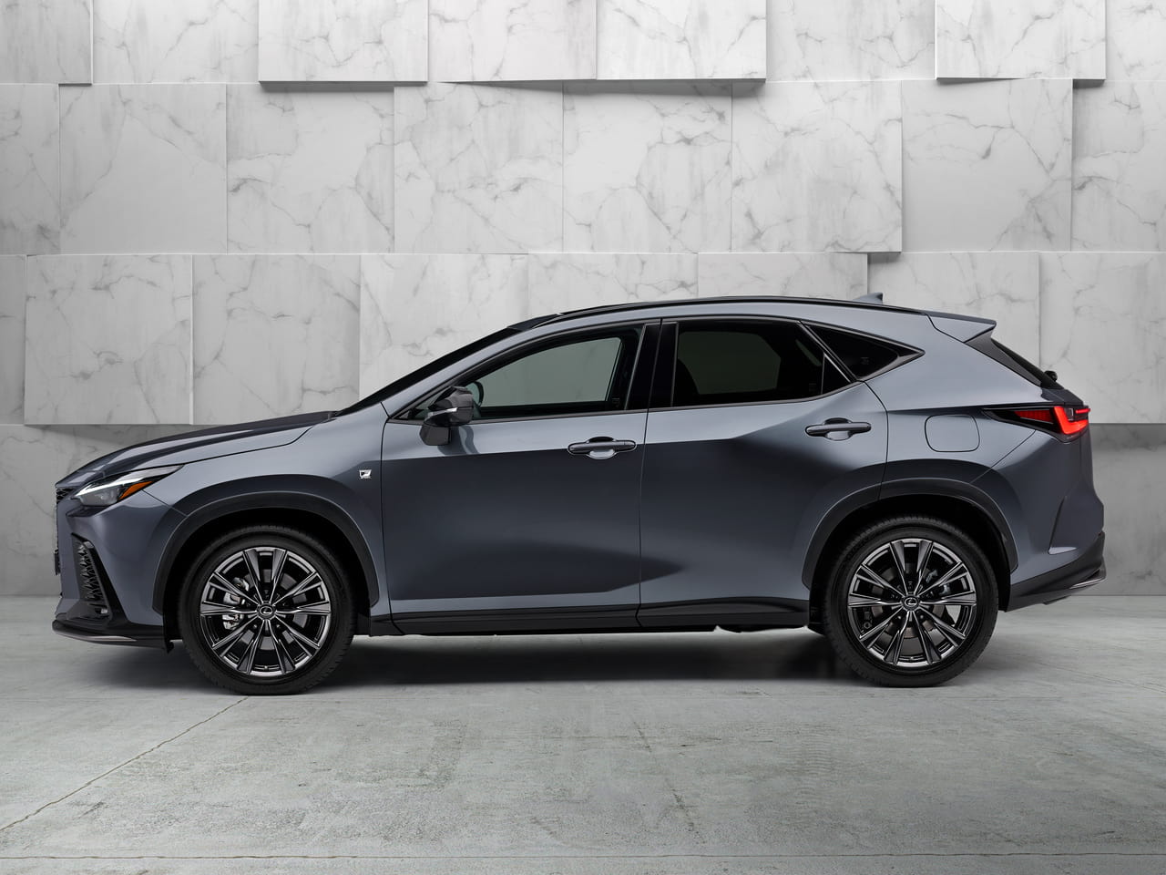 عکس لکسوس NX350