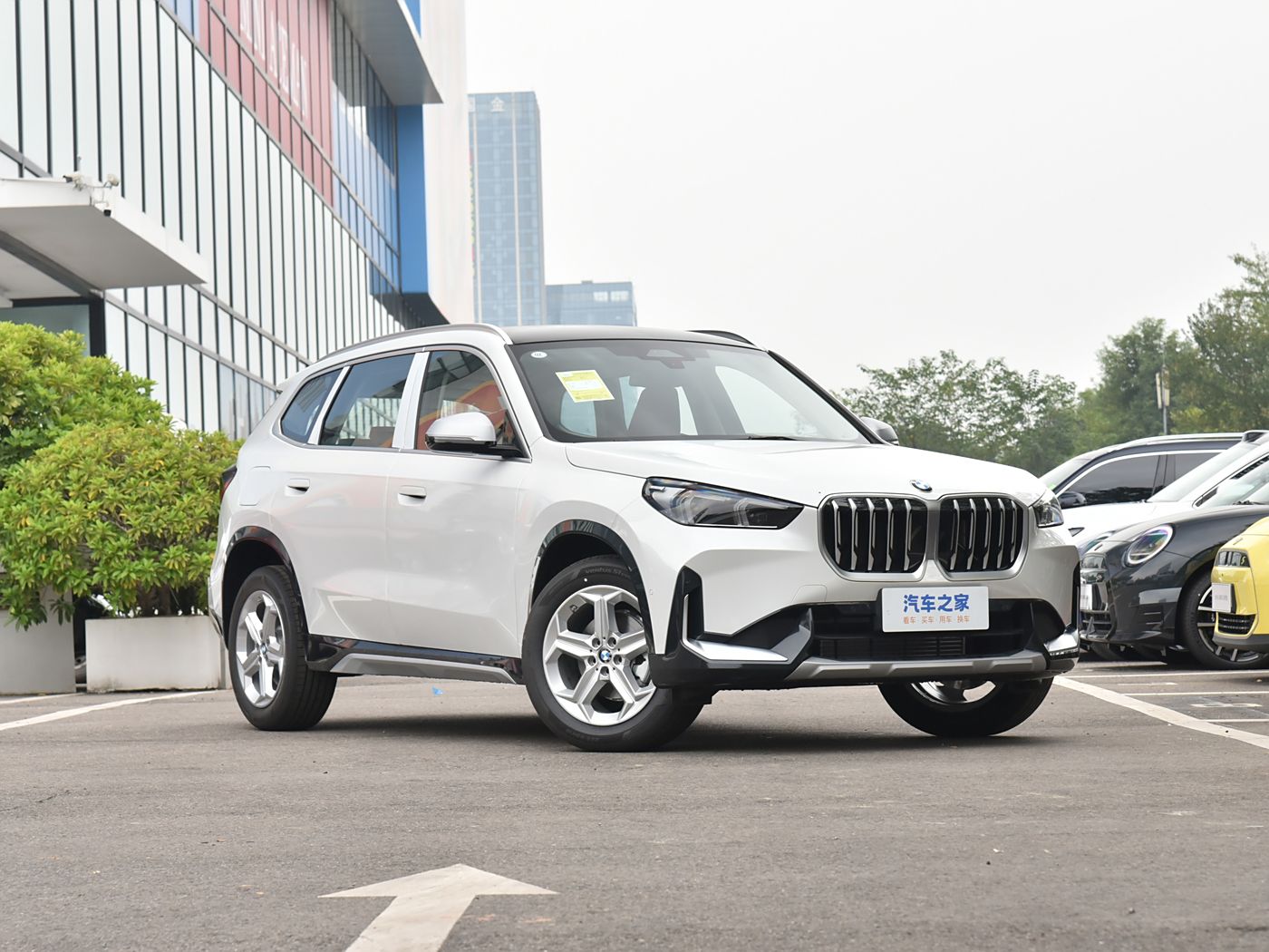 بی ام و X1 sDrive 20Li xDesign