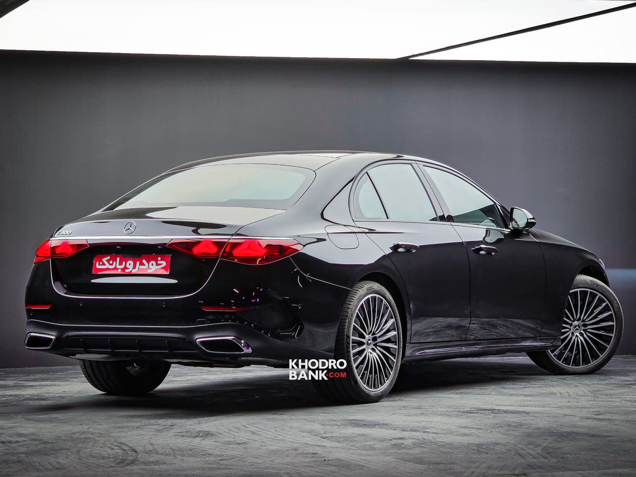 عکس مرسدس بنز E300 جدید