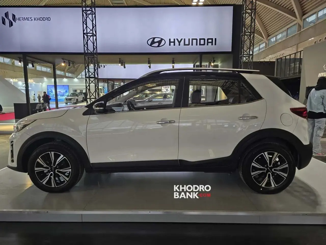 عکس ماشین کیا استونیک