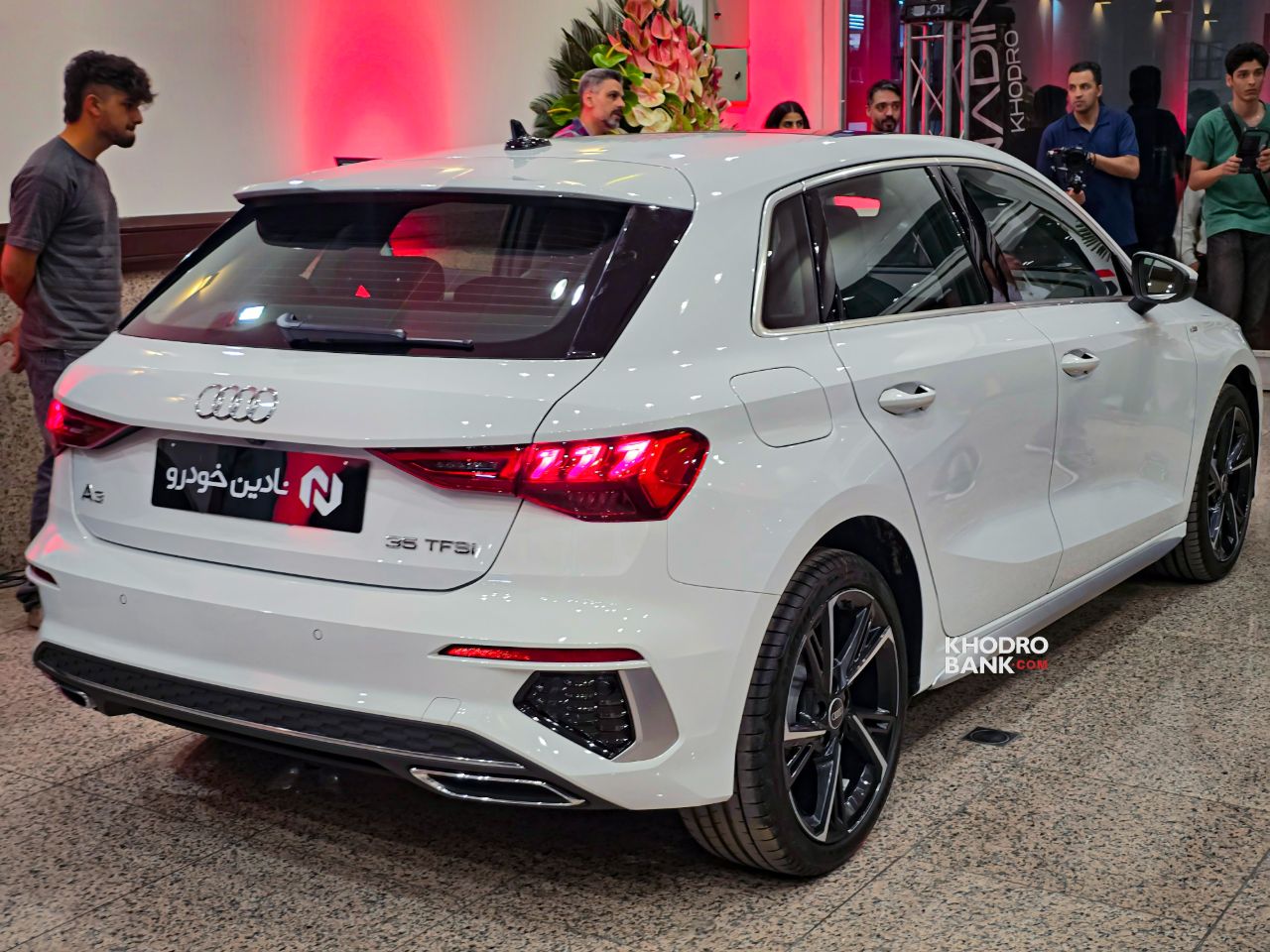 عکس آئودی A3 اسپرت بک