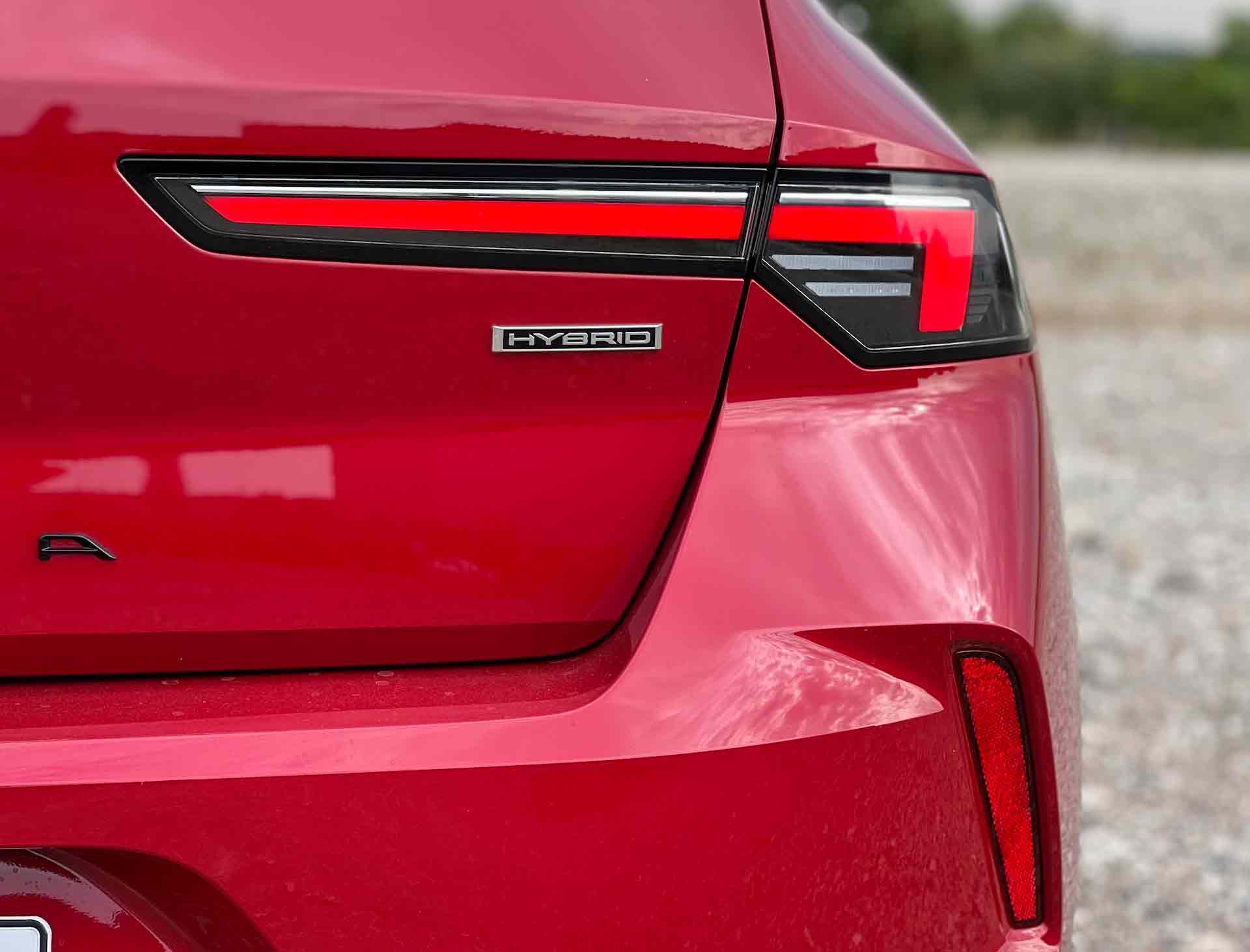 اپل آسترا GS هیبرید