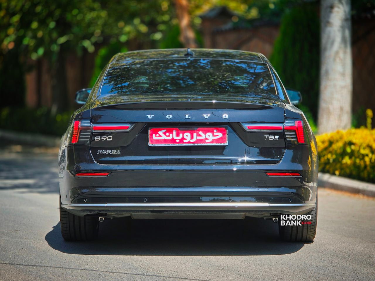 عکس ولو S90 از نمای عقب