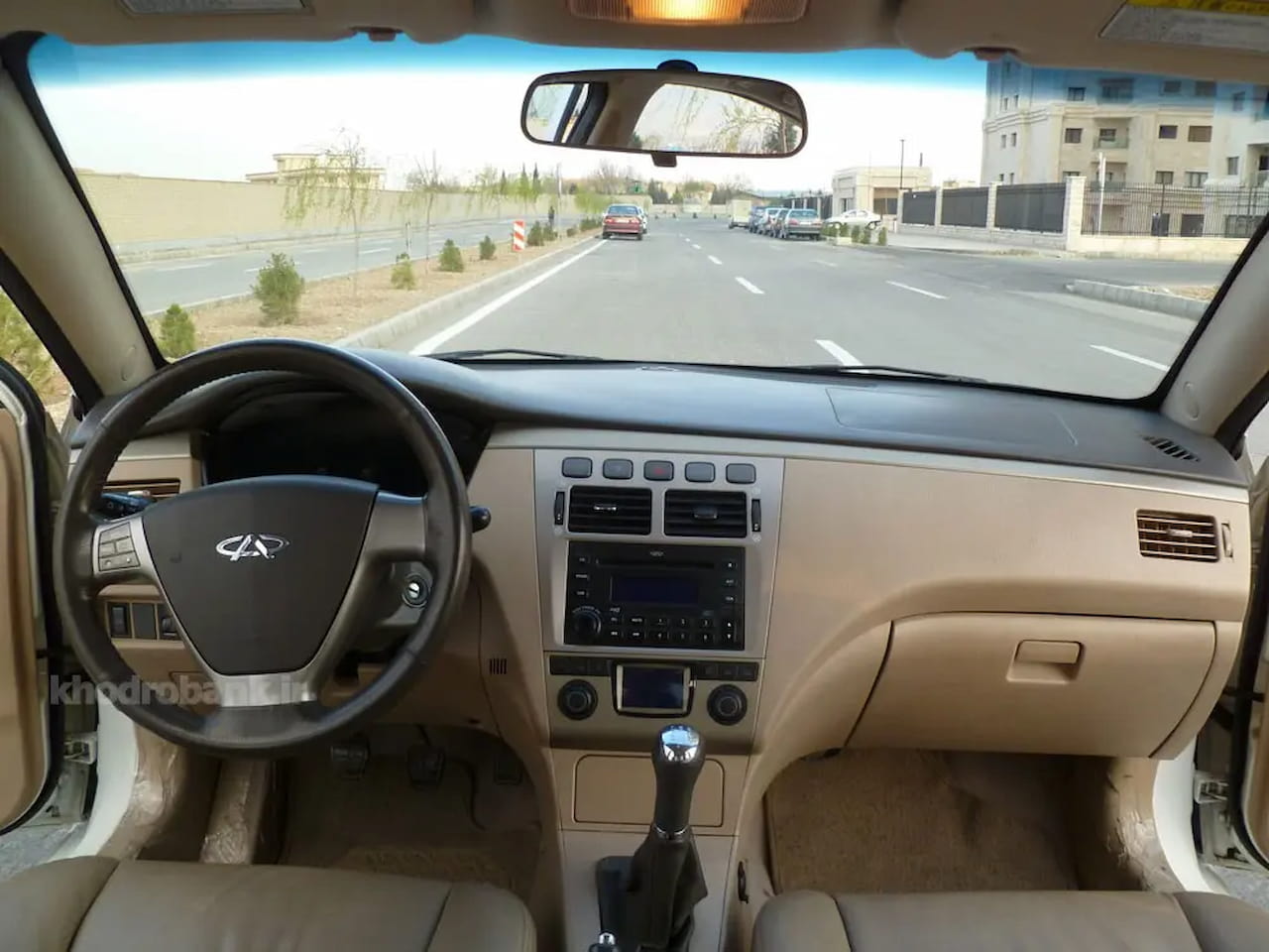 عکس داخل ماشین ام وی ام ۵۳۰