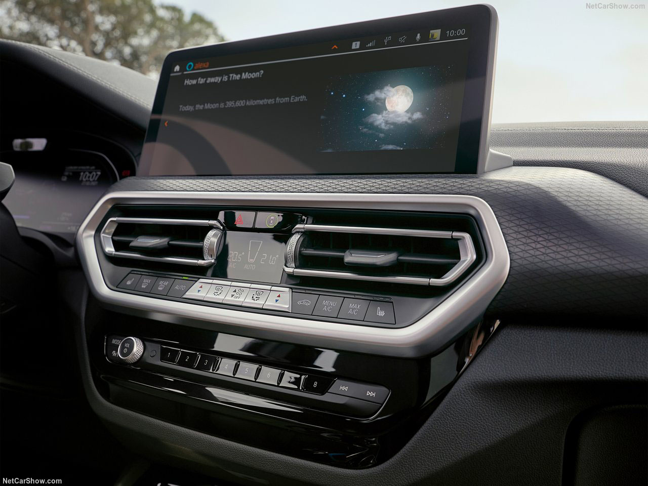 بی ام و iX3 Creative