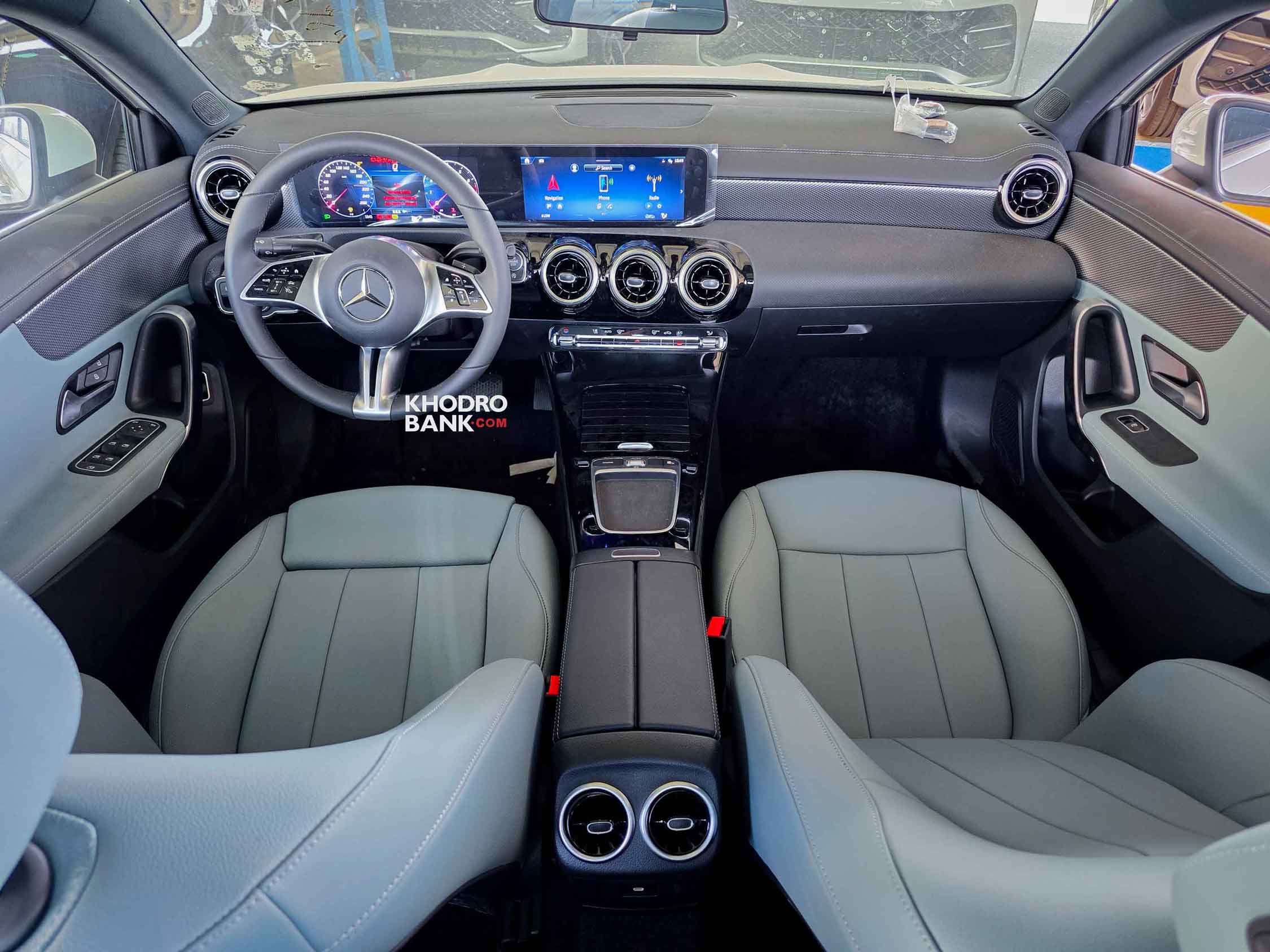 مرسدس بنز A180L