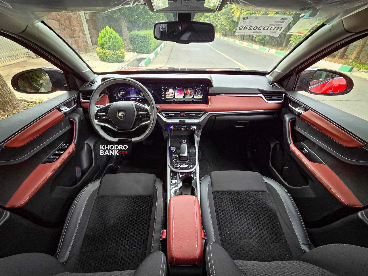 عکس داخل ماشین ریرا