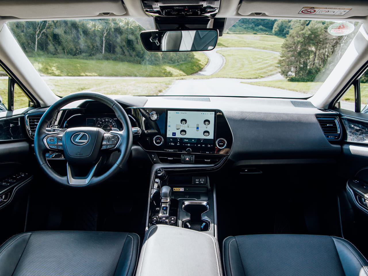 لکسوس  عکس داخلNX350