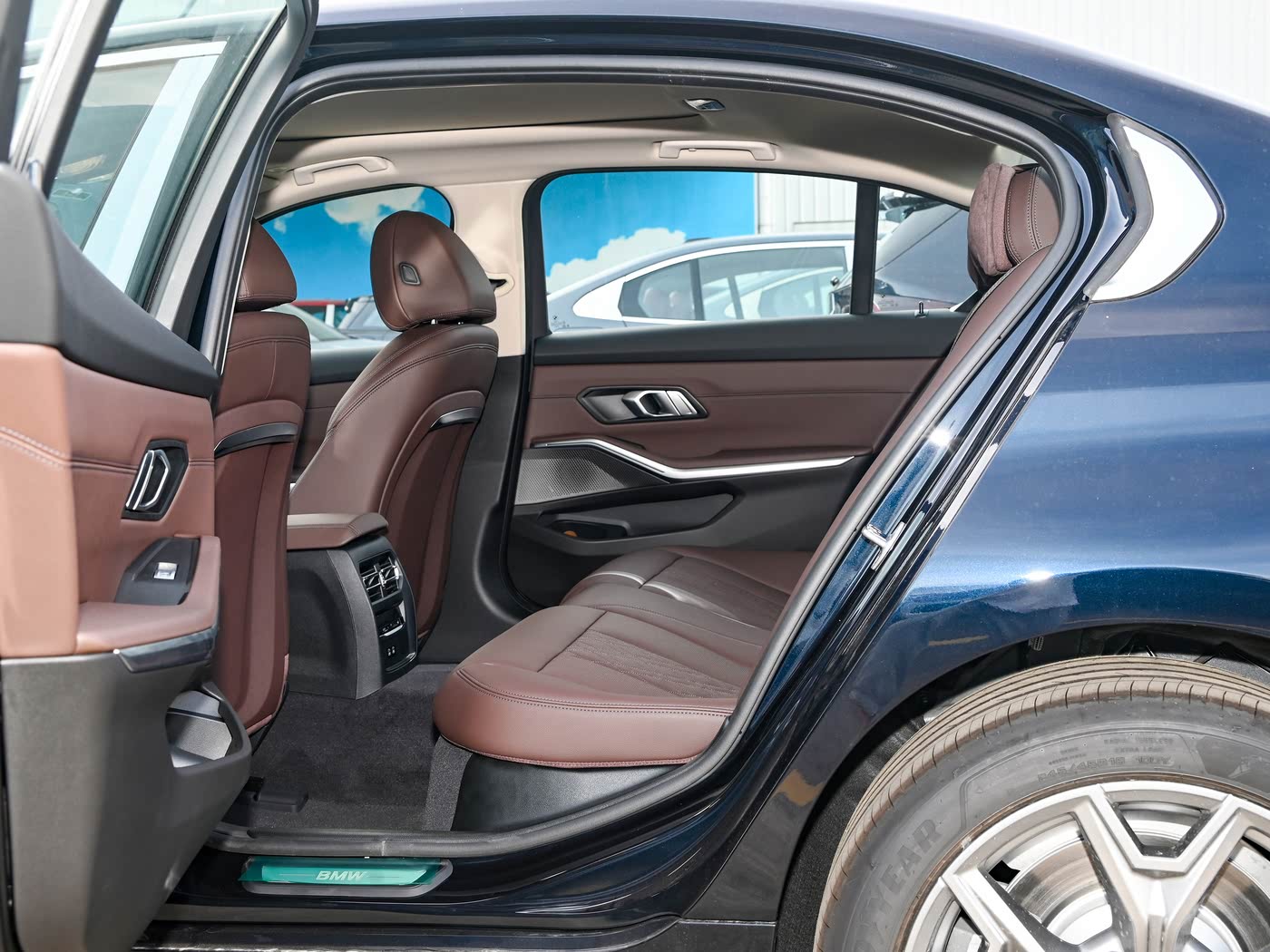 بی ام و i3 eDrive 35L