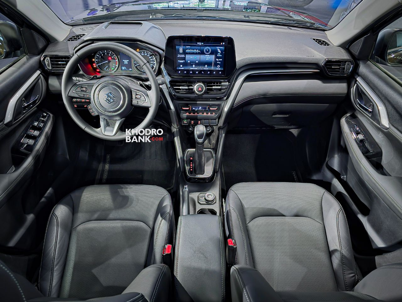 عکس داخل سوزوکی گرند ویتارا هیبرید