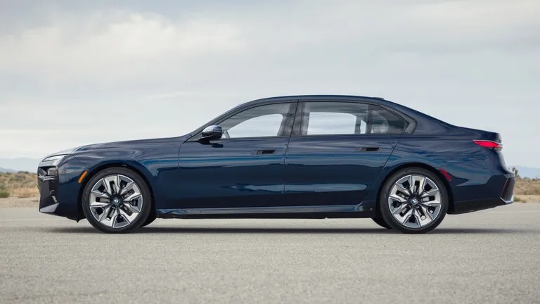 بی ام و 735i