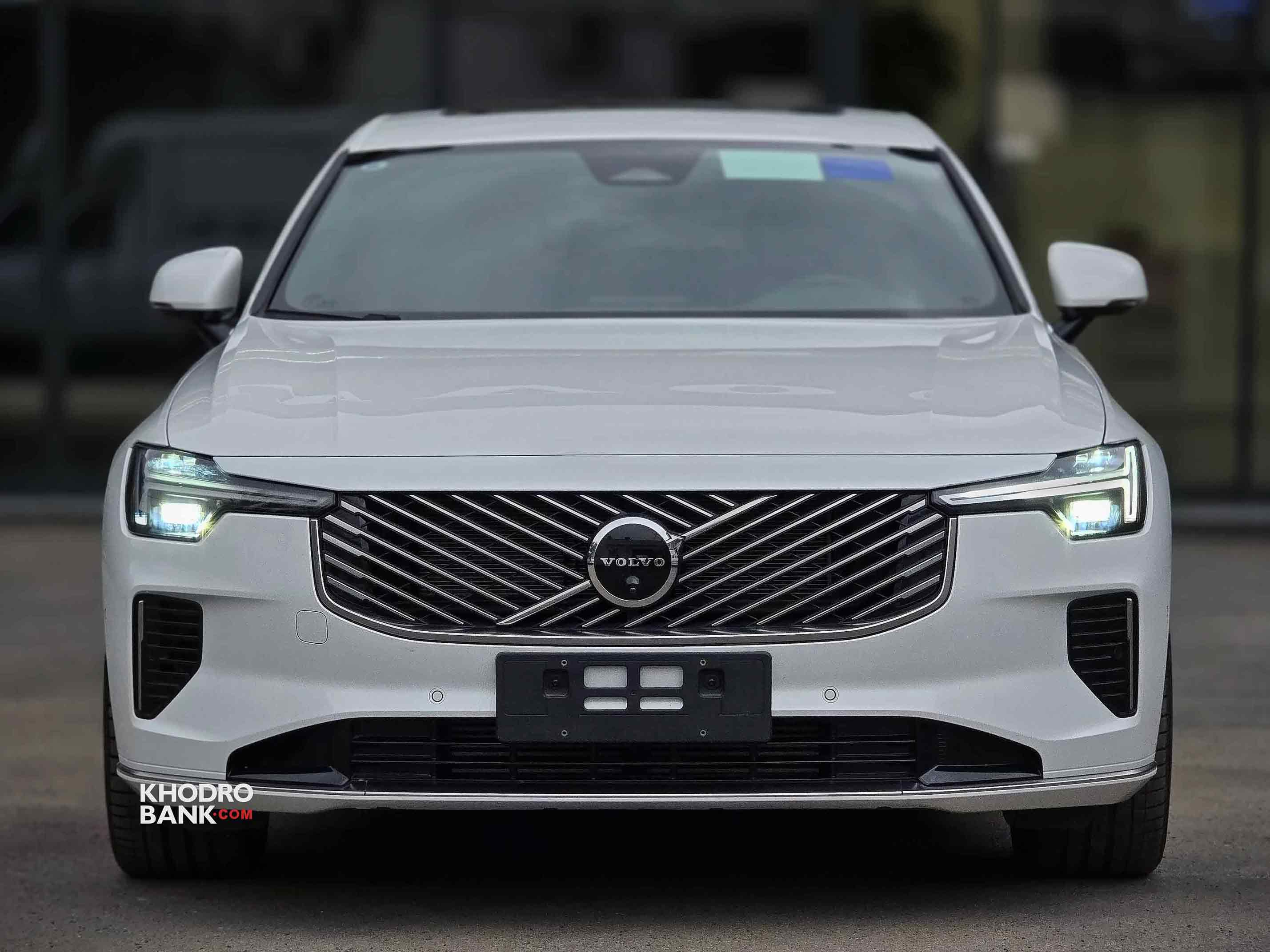 ولوو S90 PHEV