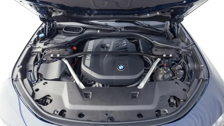 بی ام و 735i