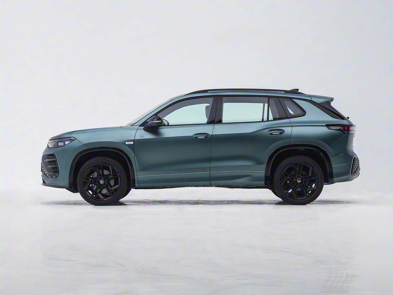 عکس فولکس واگن تایرون ال