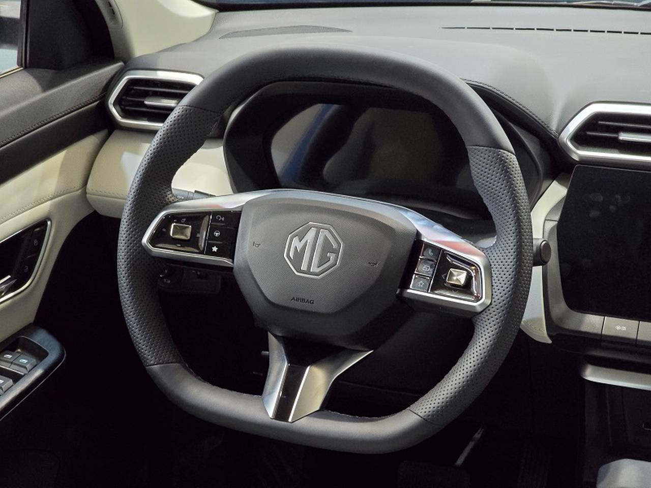 ام جی ZS هیبرید