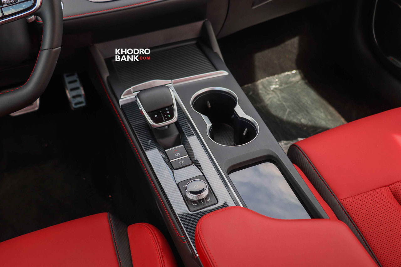 تصویر پنل وسط و جعبه دنده arrizo 6 gt