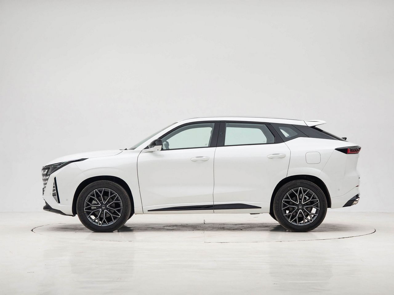 عکس چانگان Uni Z