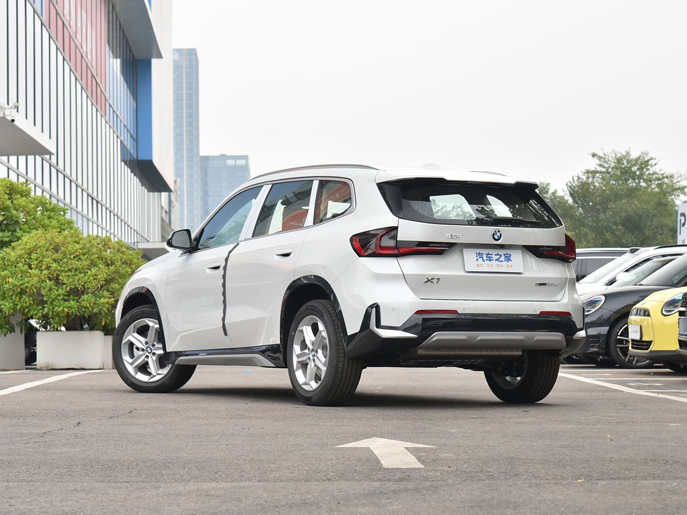 بی ام و X1 sDrive 20Li xDesign