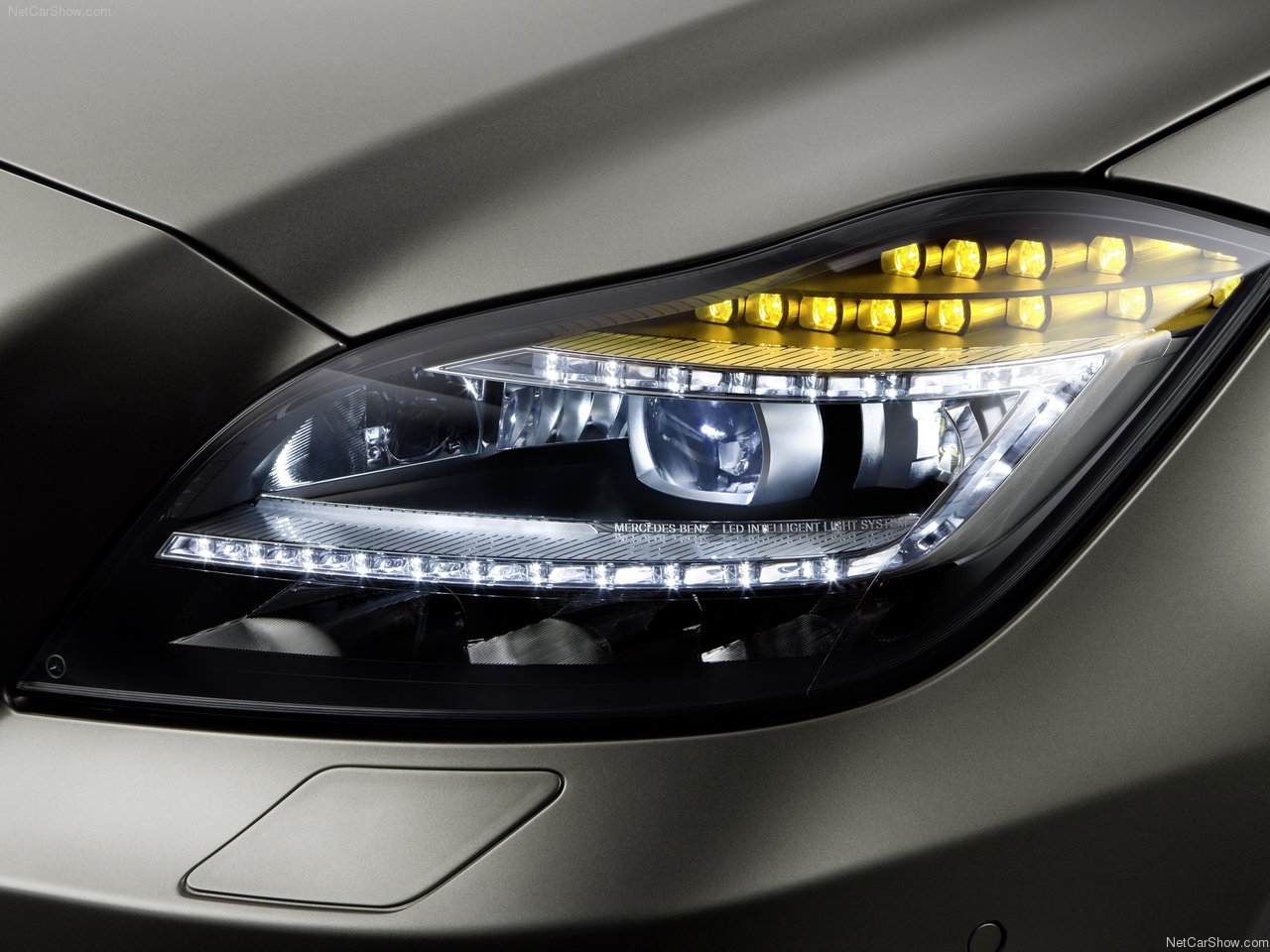 مرسدس بنز CLS500