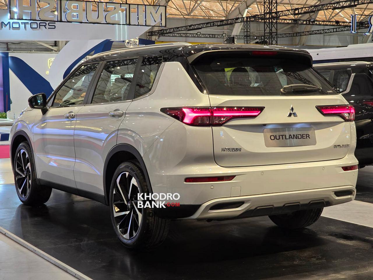 میتسوبیشی اوتلندر 2023