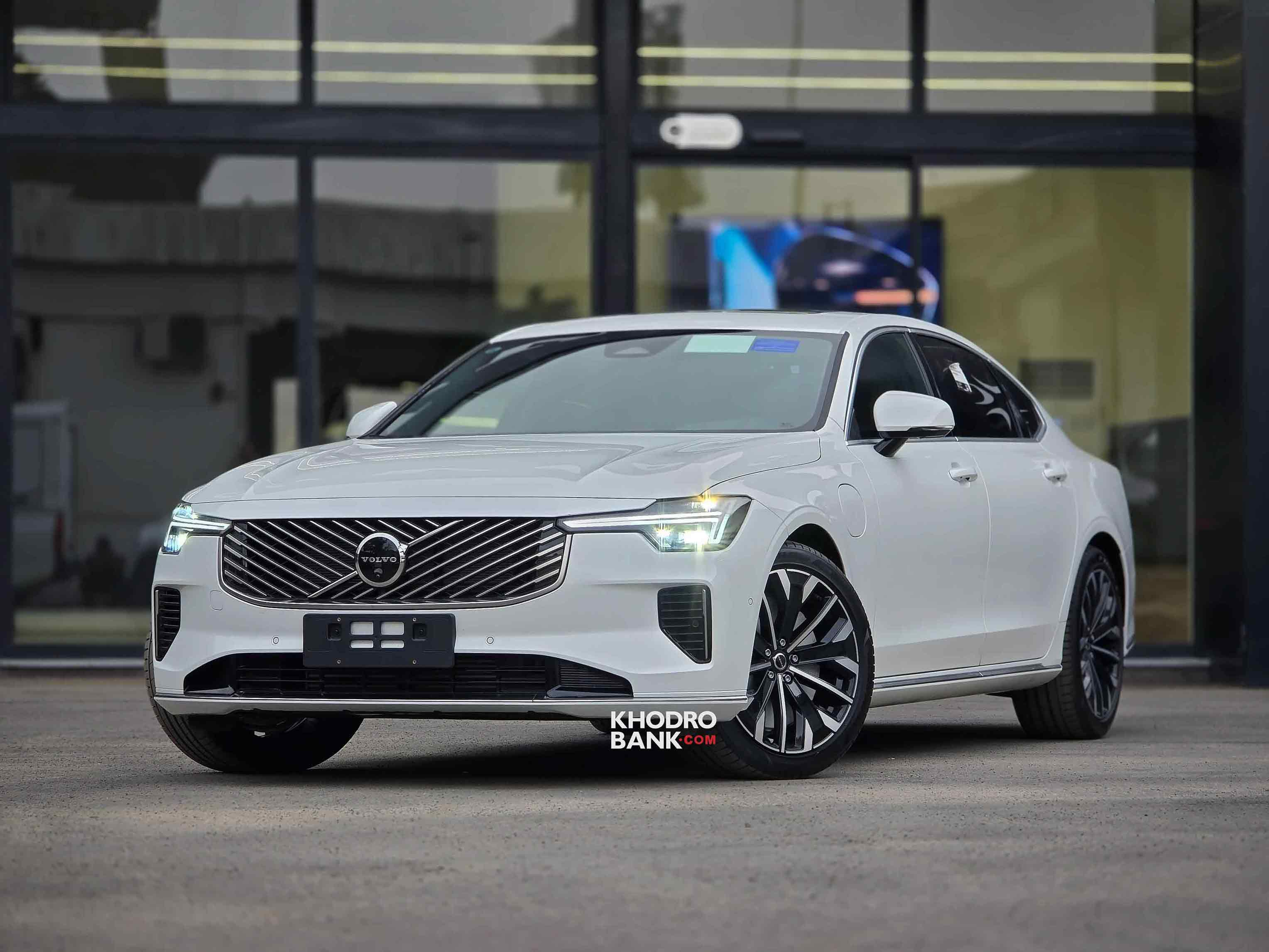ولوو S90 PHEV