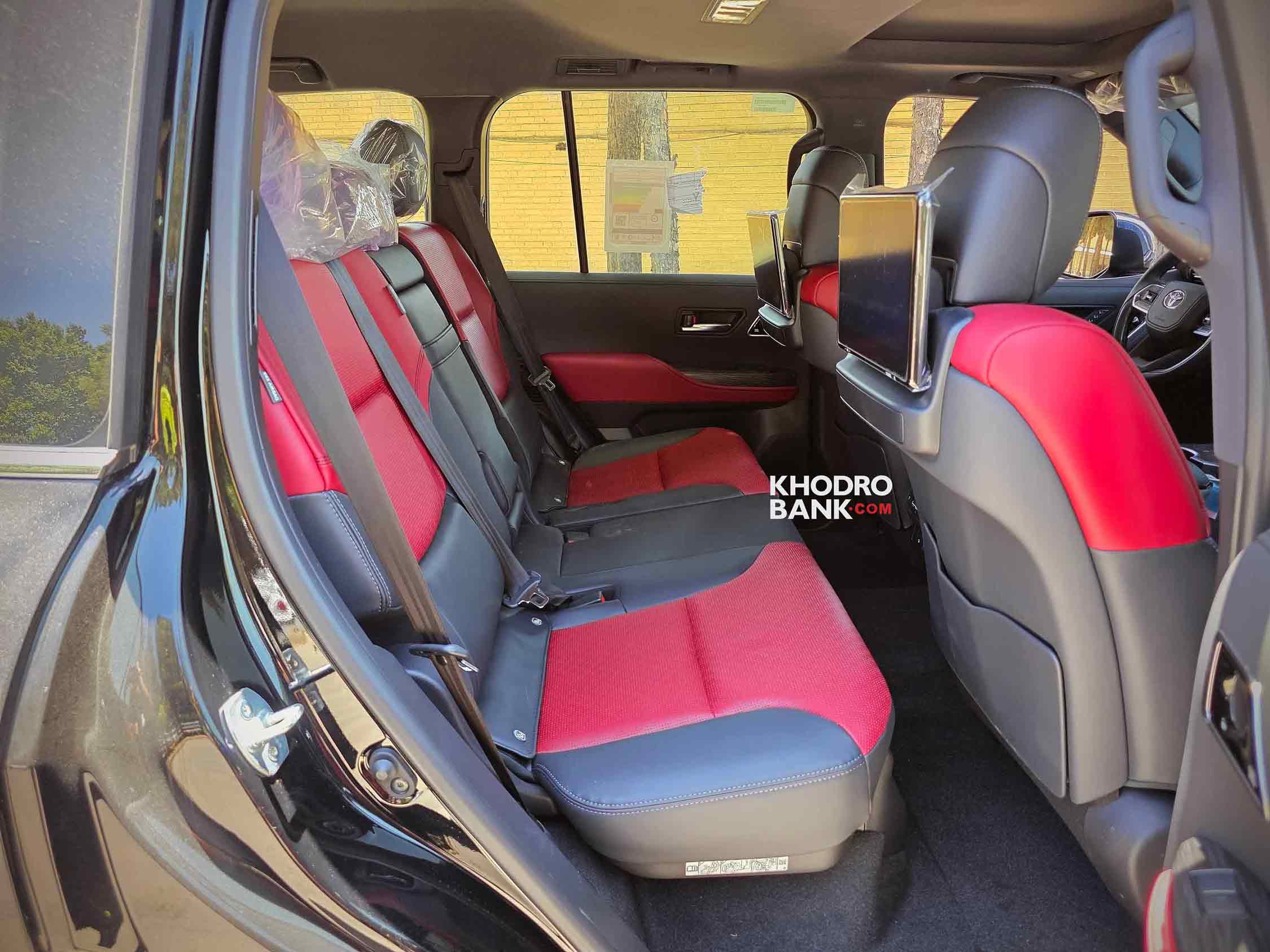 تویوتا لندکروزر LC300 VXR