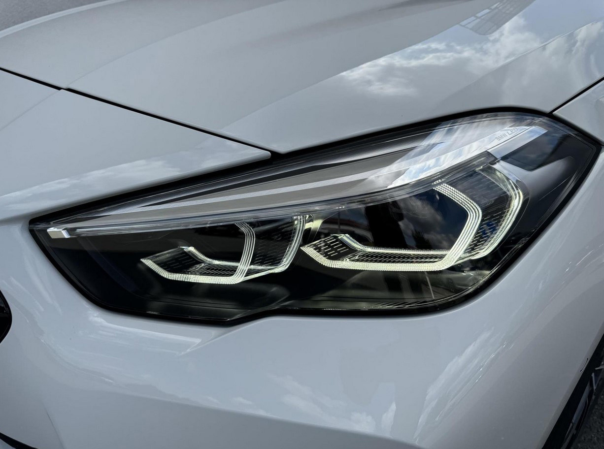 بی ام و 225L Night Edition